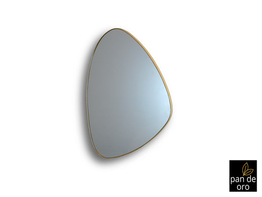 Espejo Triangular de Pared Orio 84x55 cm Acabado Pan de Oro Schuller - vista principal | Schuller
