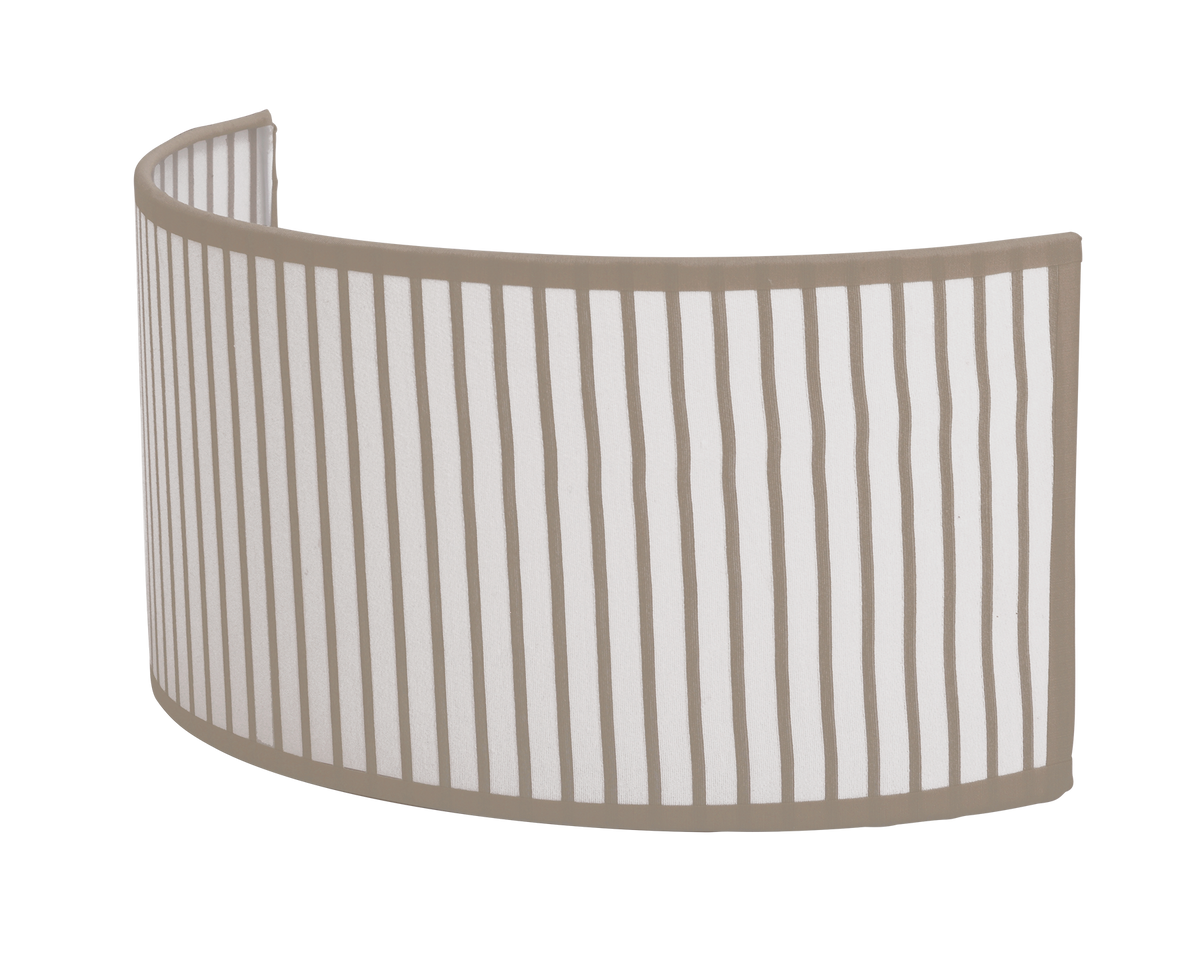 Aplique Zoraida fabricado en material robusto, color marrón, ideal para niños