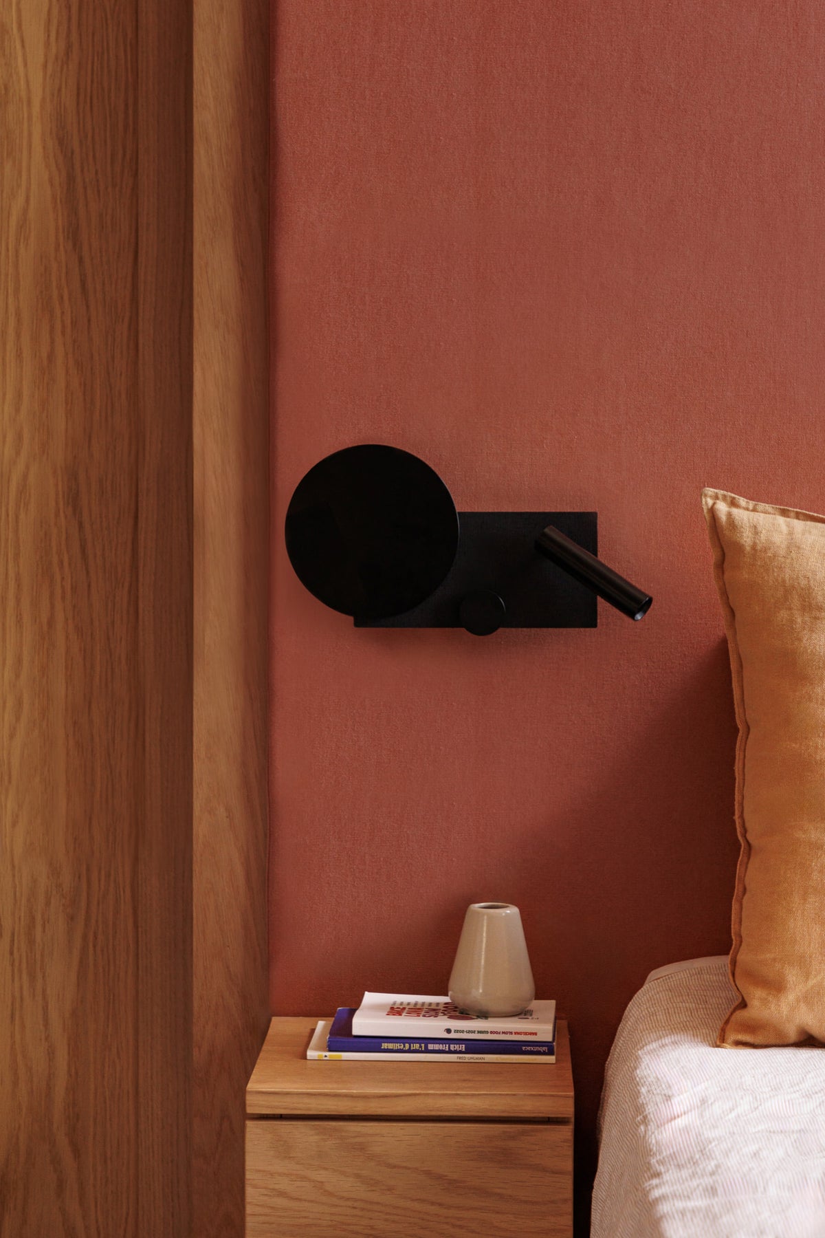 Aplique de Pared KLEE con Lector Negro Texturizado FARO - vista principal | FARO · Ref. 20058