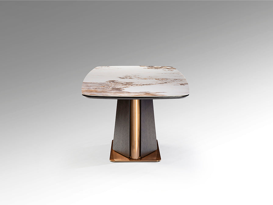 Mesa de Comedor Luca 200 cm Roble Oscuro con Tapa de Mármol Schuller en ambiente decorado | Schuller