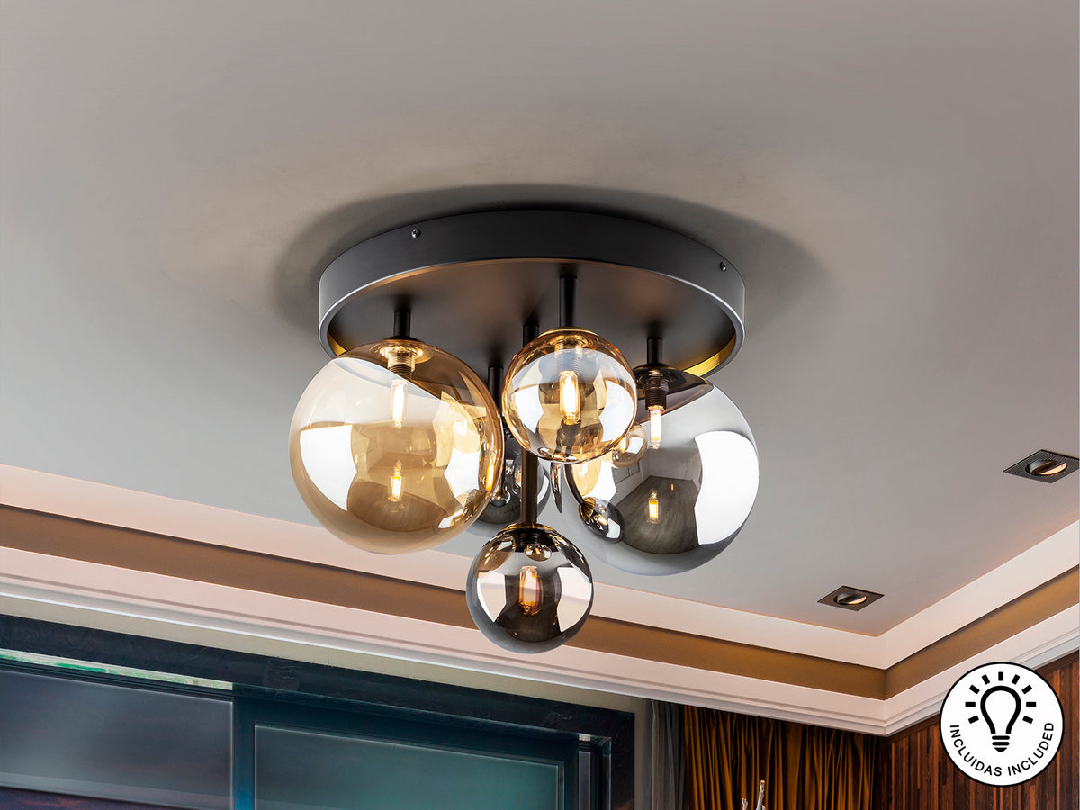 Plafón de Techo Dark 5 Luces Negro y Latón con Tulipas de Cristal Schuller en ambiente decorado | Schuller
