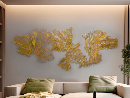 Escultura de Pared Drako 220x90 cm Acero Dorado Brillante Schuller en ambiente decorado | Schuller
