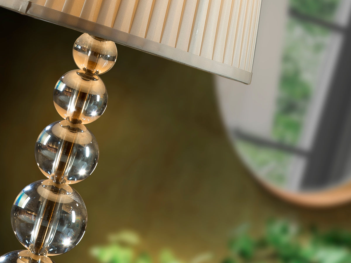 Lámpara de Sobremesa Mercury 61 cm Cristal Champán y Latón Schuller en ambiente decorado | Schuller
