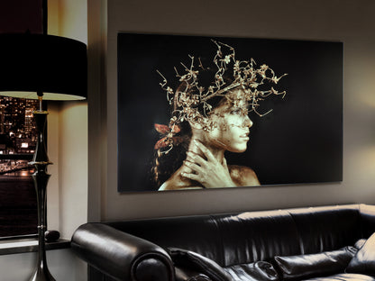 Fotografía Impresa en Cristal Templado Mujer Dorada 150x100 cm Schuller en ambiente decorado | Schuller