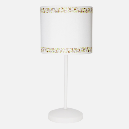 Lámpara de sobremesa Cenefa en blanco y marrón de Abrila, modelo 107371002 con 1 bombilla E14, diseño infantil en metal y textil para iluminación decorativa en interiores y habitaciones de niños. · Ref. 107371002