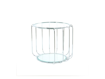Mesa auxiliar Hadas de acero brillante con diseño contemporáneo. Ideal para salón o dormitorio. Marca Schuller. Modelo 296243.